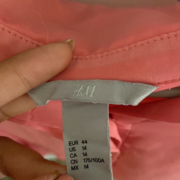 H&M pink shirt😍 - Picture 3 of 5